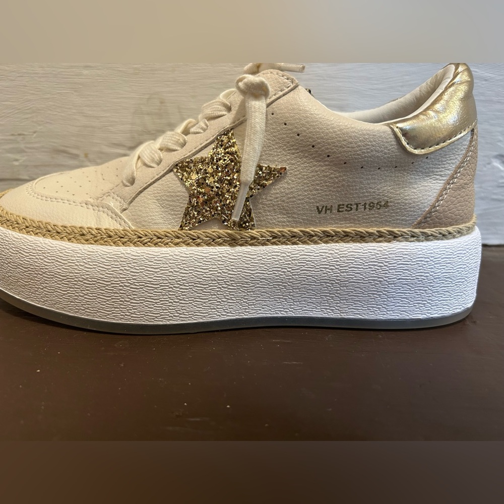 Vintage Havana Sneakers, size 8